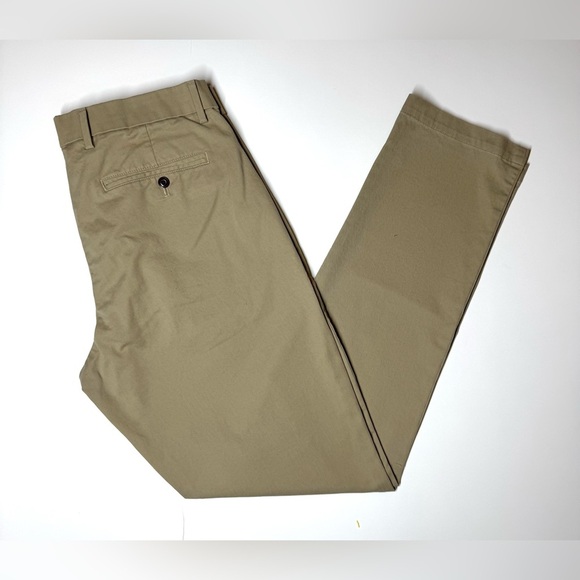 GAP Men's Athletic Taper Khaki Pants Size- 31 X 32 - Picture 6 of 8